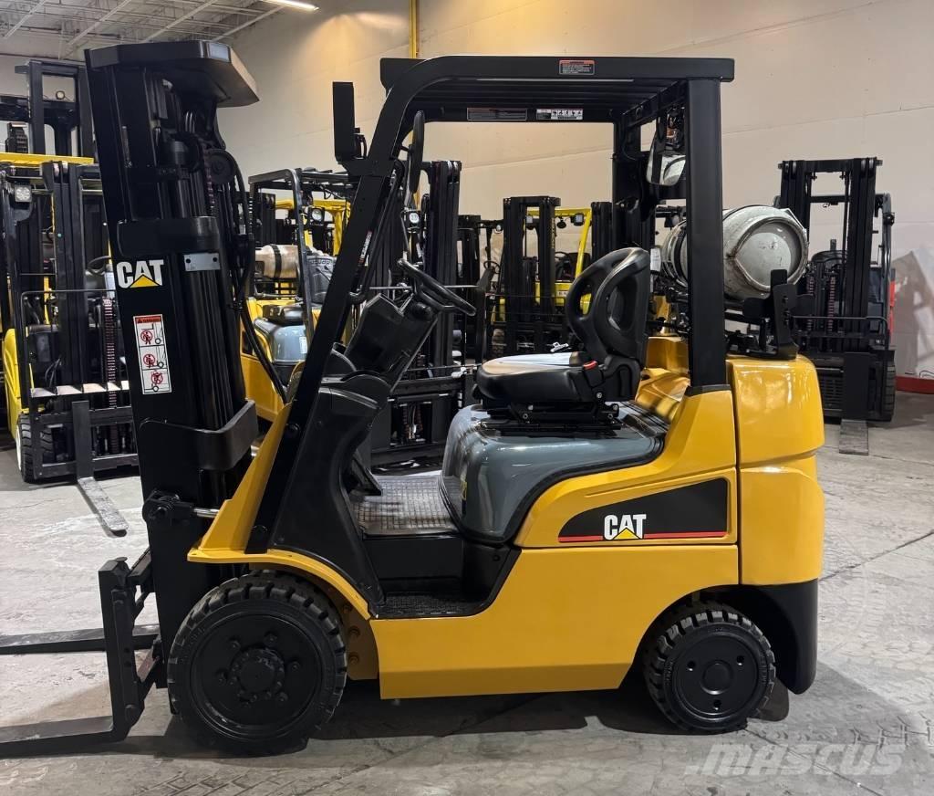 CAT FGC25N Andere Gabelstapler