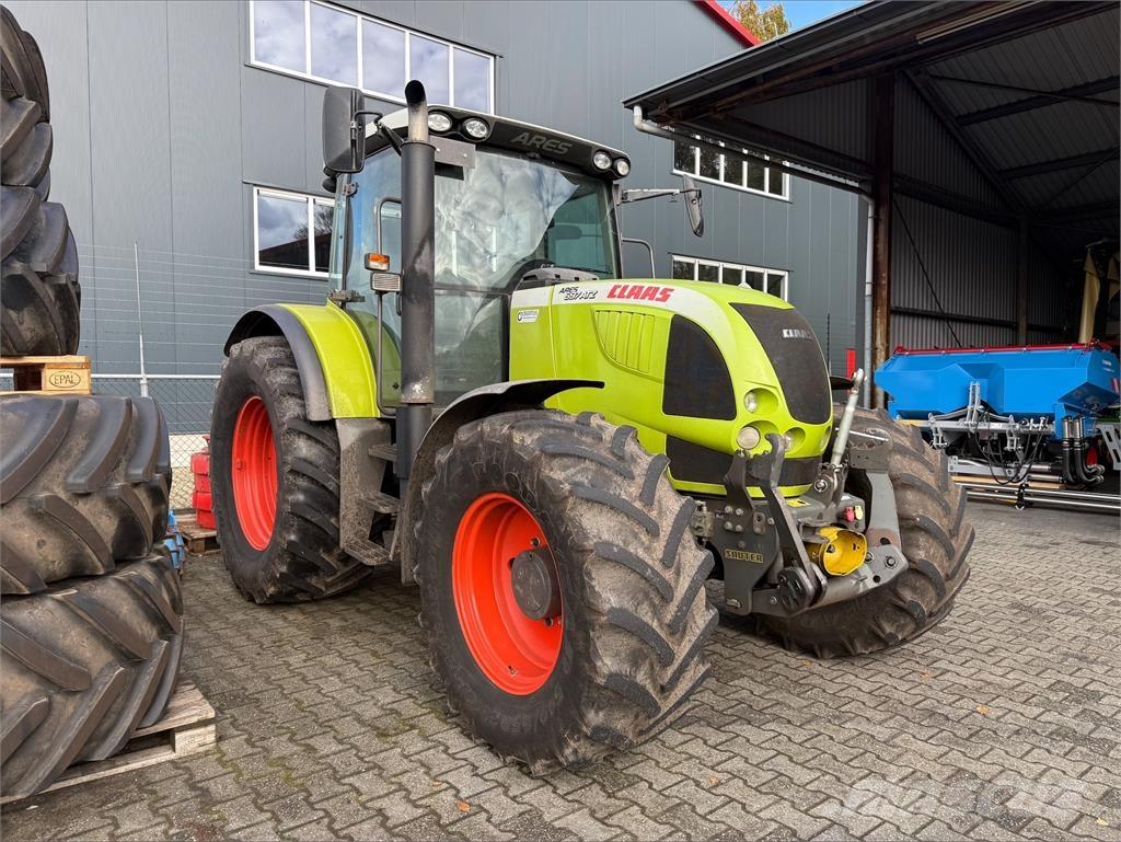 CLAAS Ares 697 ATZ Traktoren