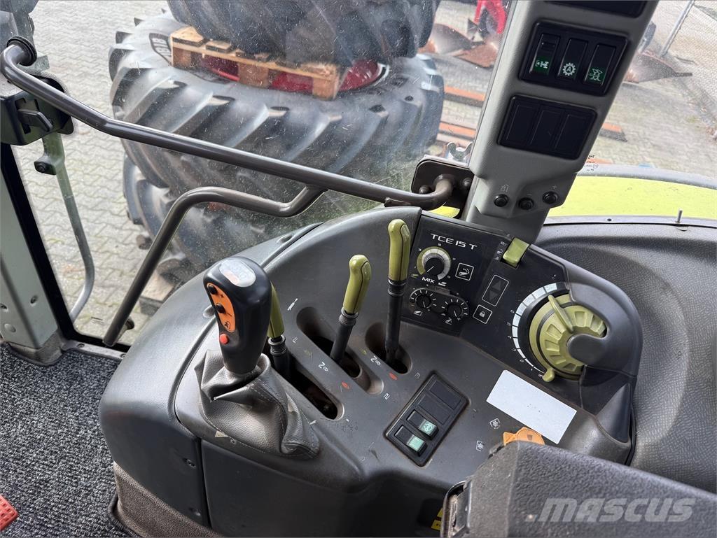 CLAAS Ares 697 ATZ Traktoren