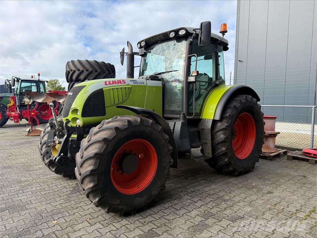 CLAAS Ares 697 ATZ Traktoren