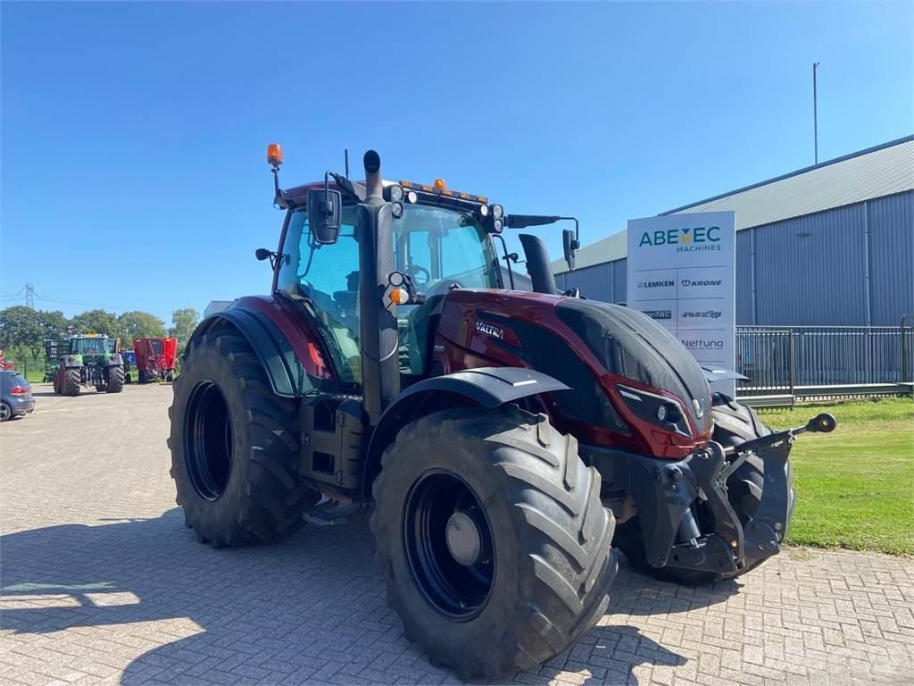 Valtra T 254 Traktoren