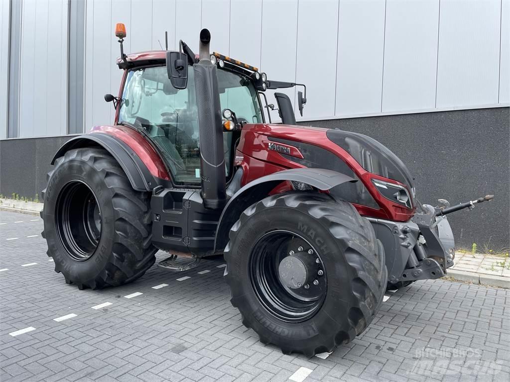 Valtra T 254 Traktoren