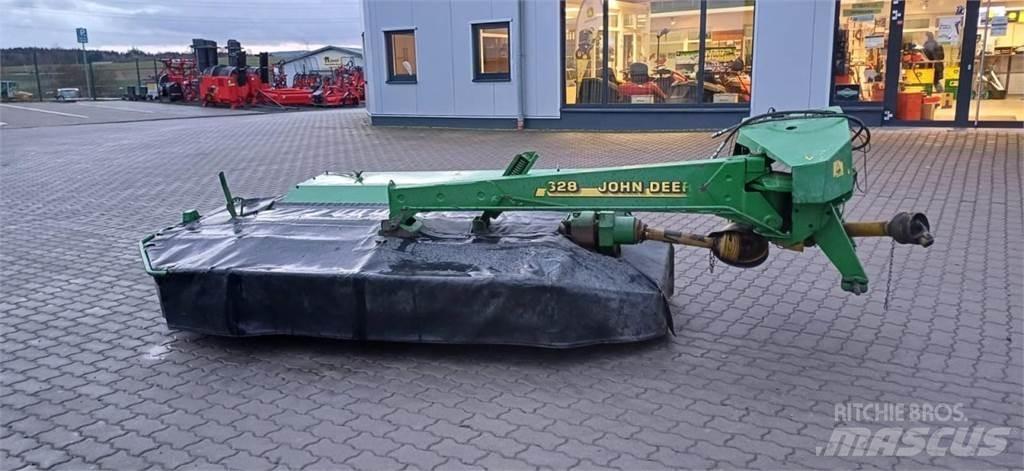 John Deere 328 Mäher