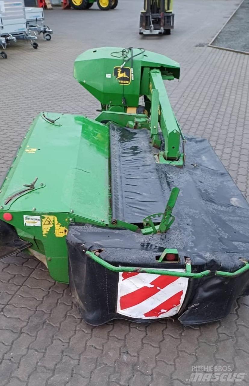 John Deere 328 Mäher
