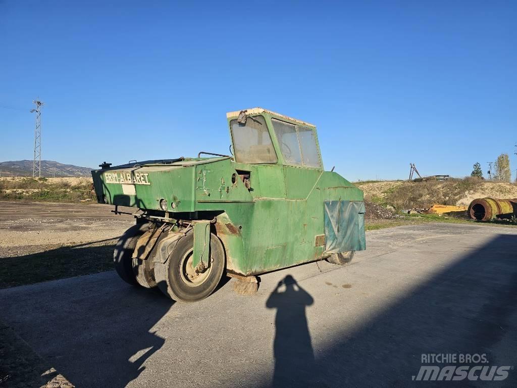 Corinsa 12/22 Erdbauwalzen