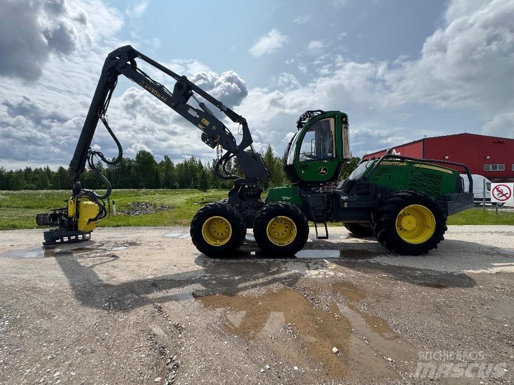 John Deere 1170G Harvester