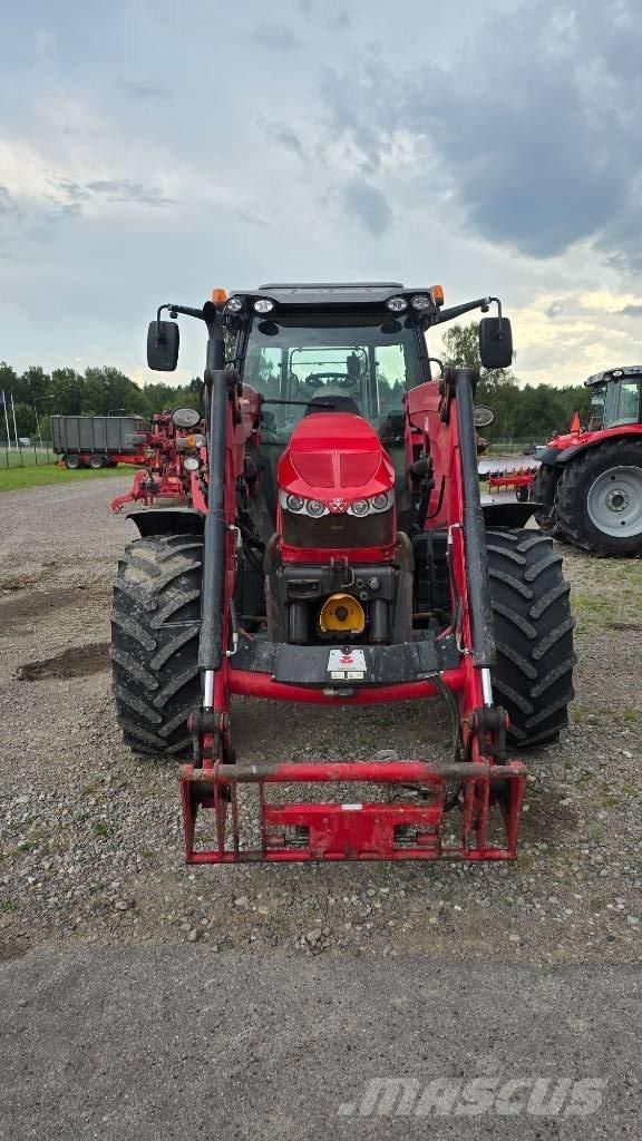 Massey Ferguson 5713 Traktoren