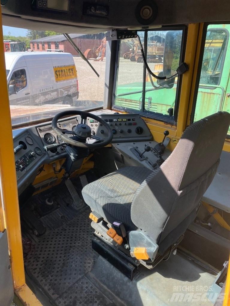Volvo A25C Dumper - Knickgelenk