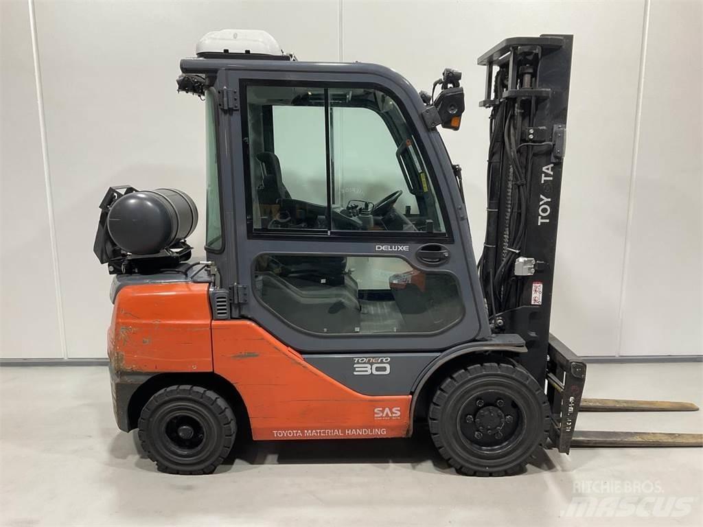 Toyota 02-8FGF30 Gasstapler