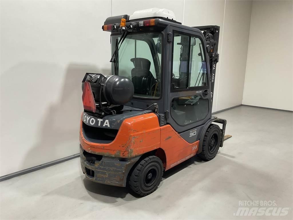 Toyota 02-8FGF30 Gasstapler