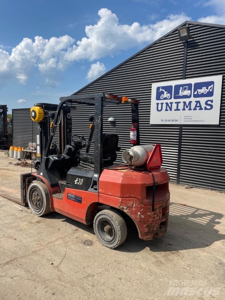 EP FG 25 Gasstapler