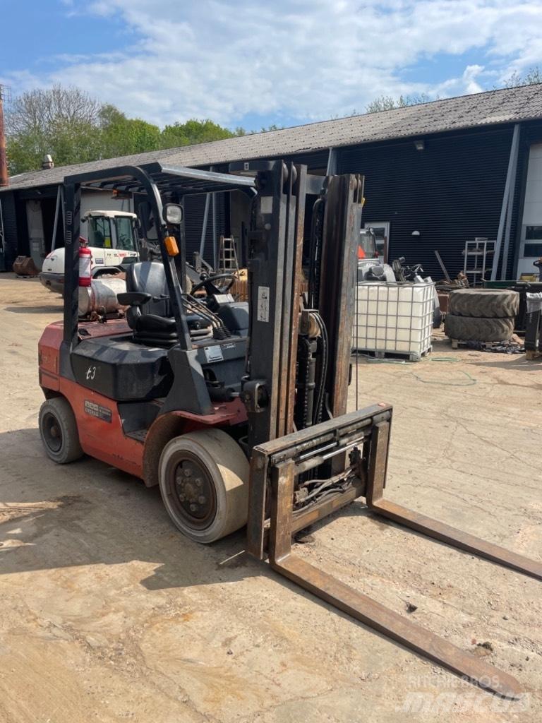 EP FG 25 Gasstapler