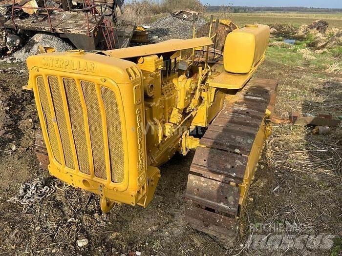 CAT D2 - Bulldozer