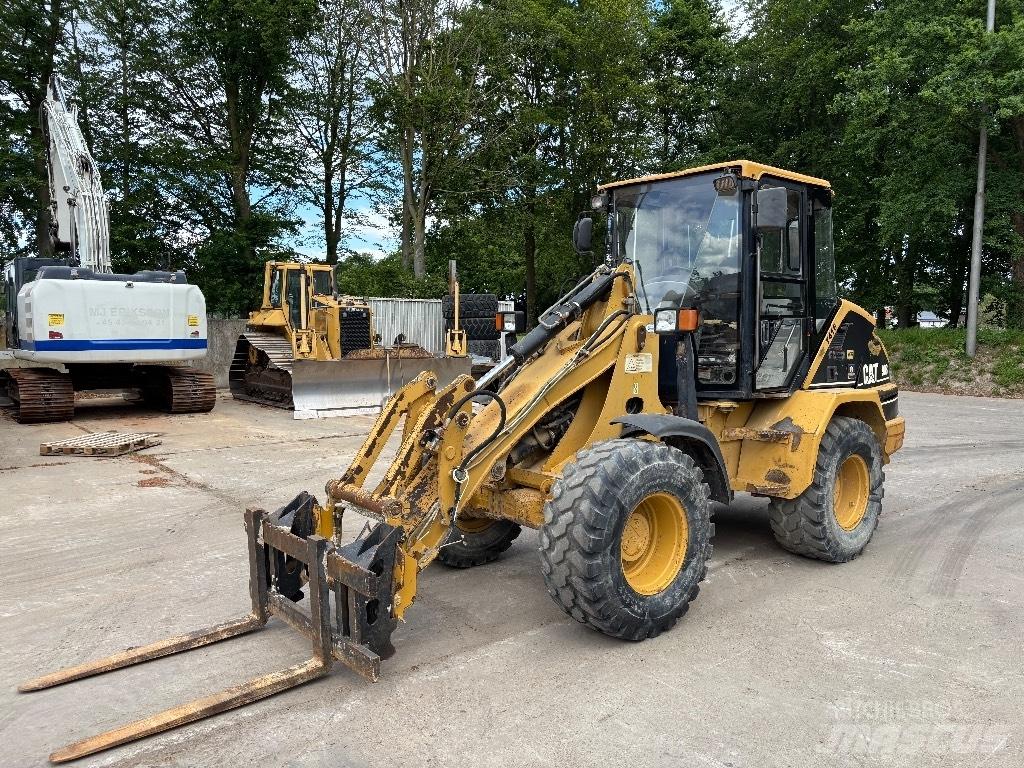 CAT 908 Radlader