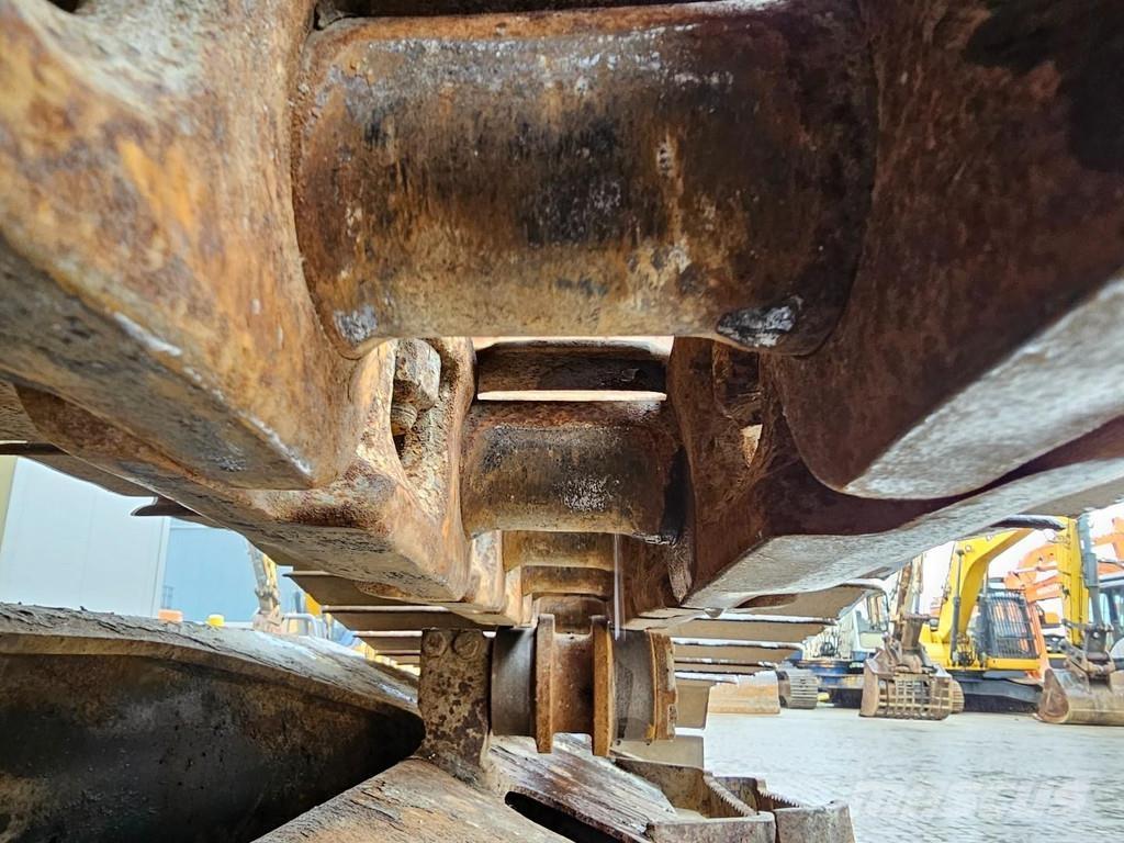 Komatsu HB215LC-2 Raupenbagger