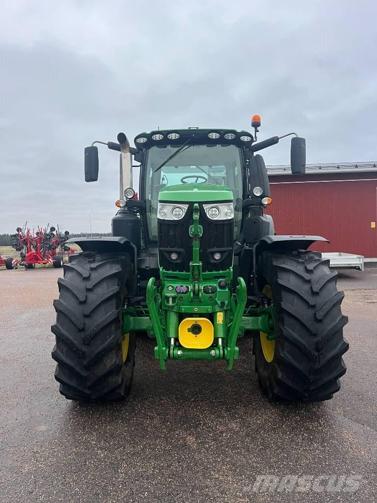 John Deere 6250 R Traktoren