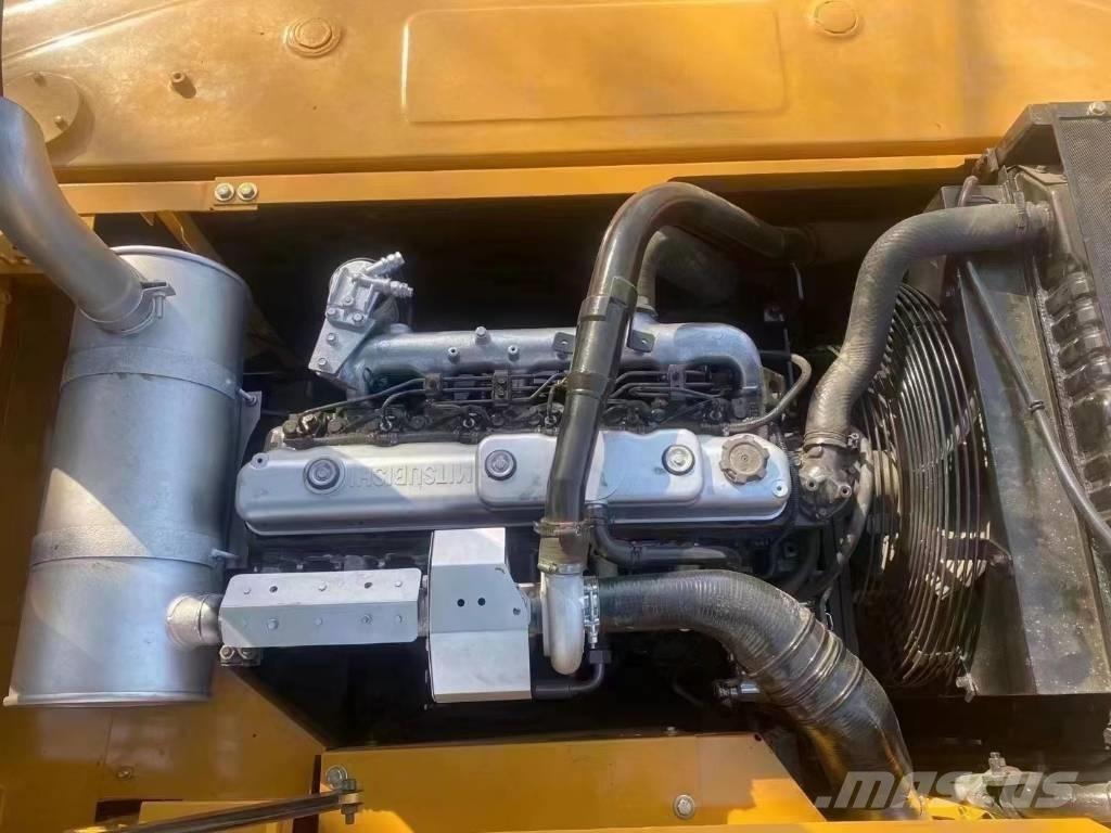 Sany SY215C Raupenbagger
