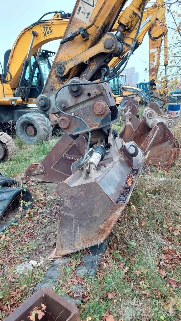 JCB JS 220 LC Raupenbagger