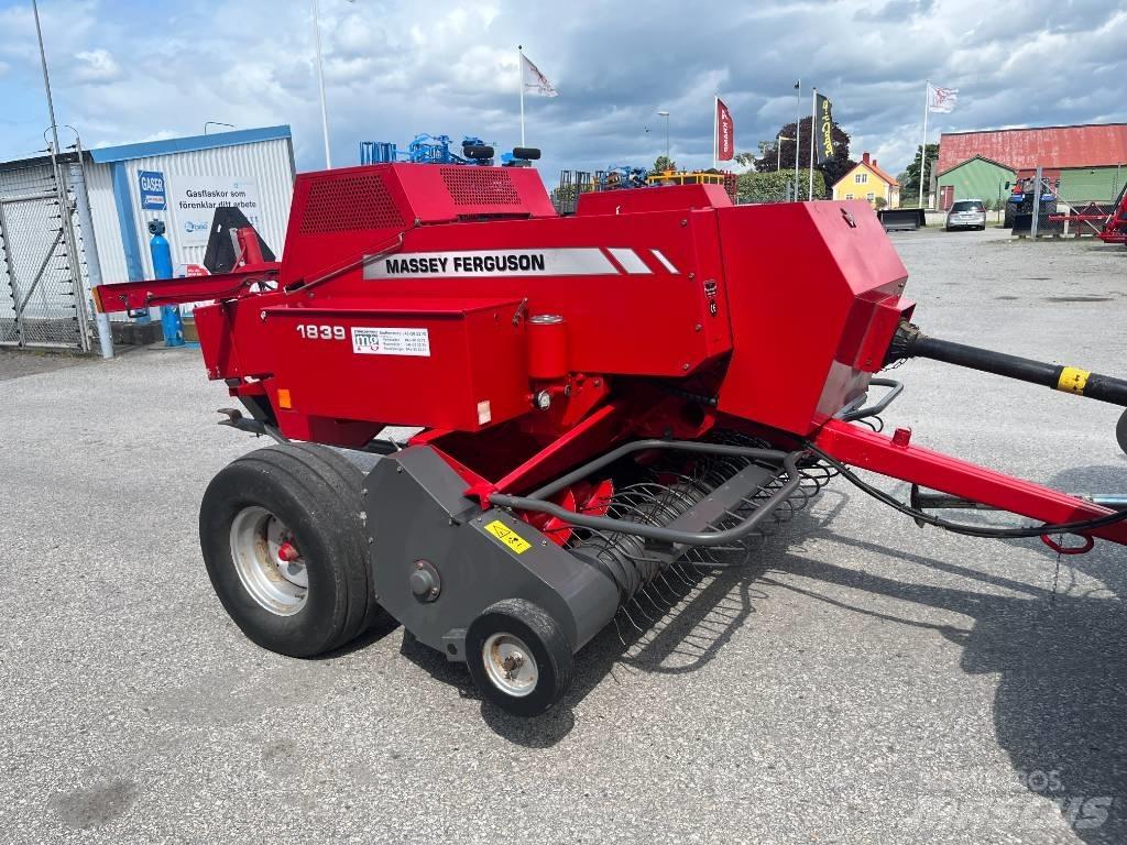 Massey Ferguson 1839 Quaderpressen