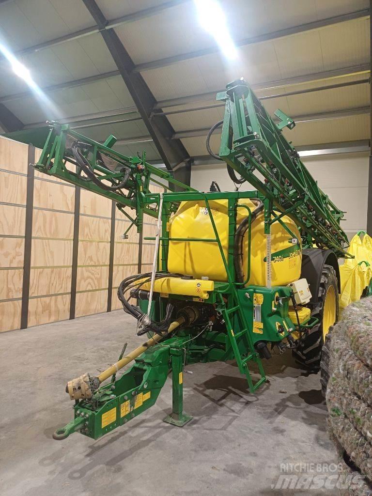 John Deere 740 i Anhängespritzen