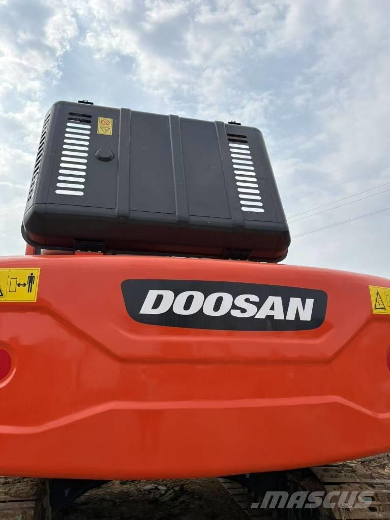 Doosan DX225LC-9C Raupenbagger
