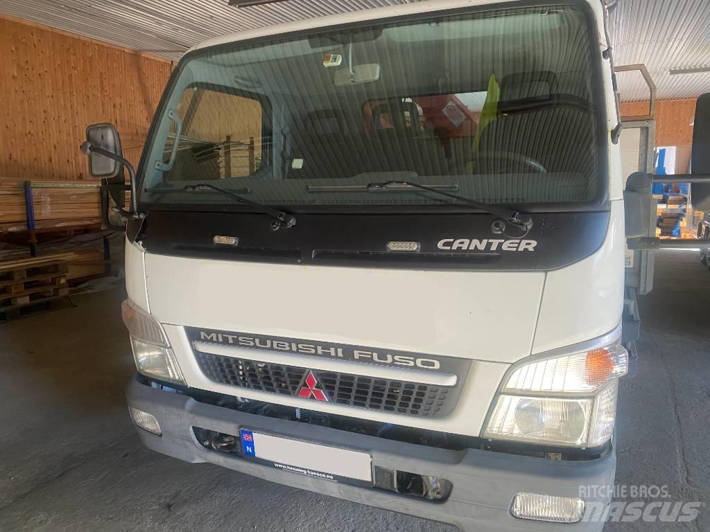 Mitsubishi Canter Kranwagen