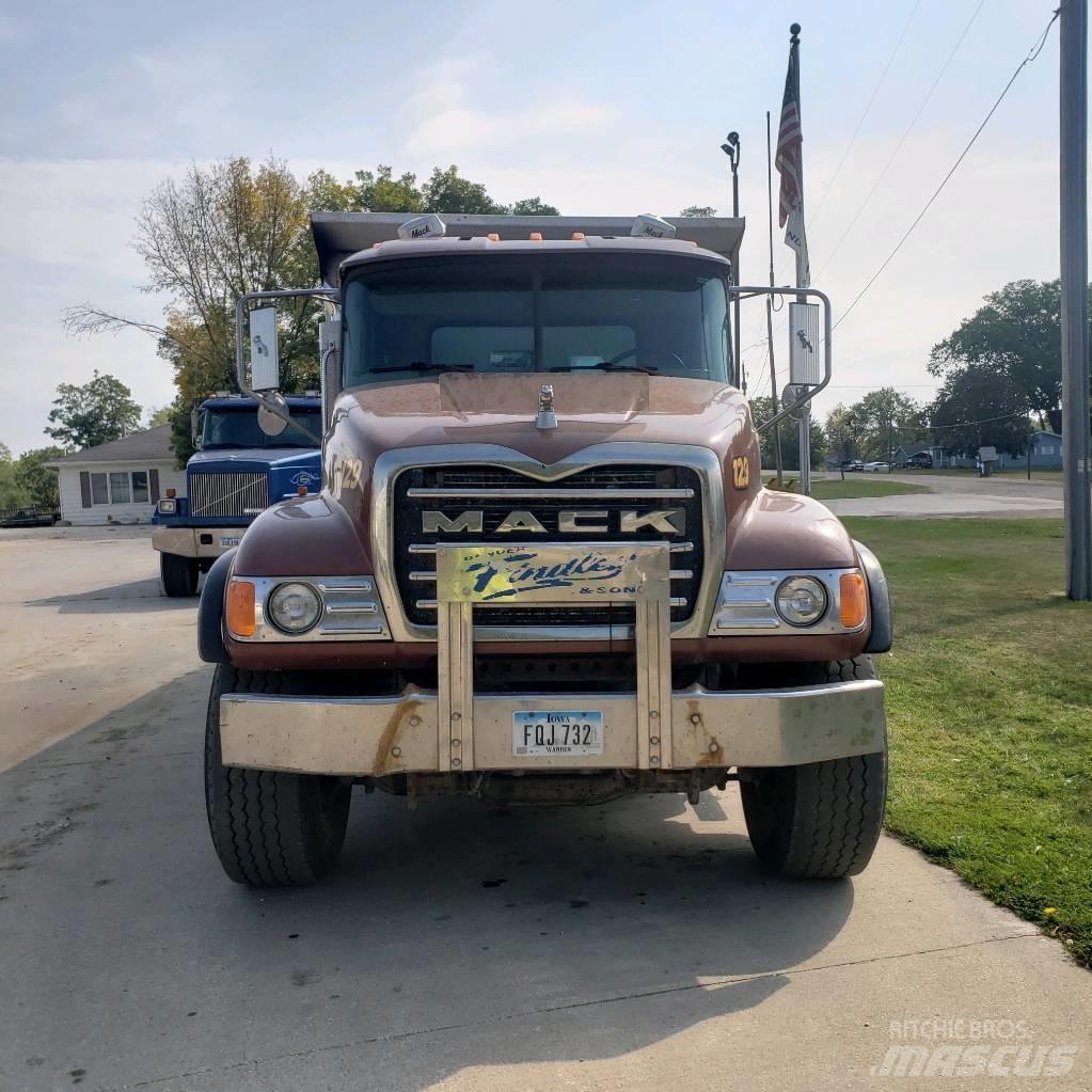 Mack CV 713 Kipper
