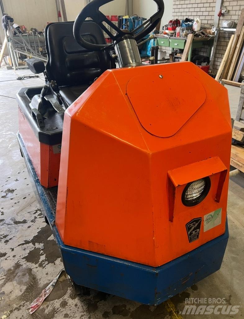 Taylor-Dunn C425 Schlepper