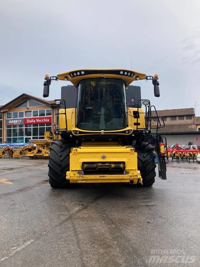 New Holland CR 8.90 Mähdrescher