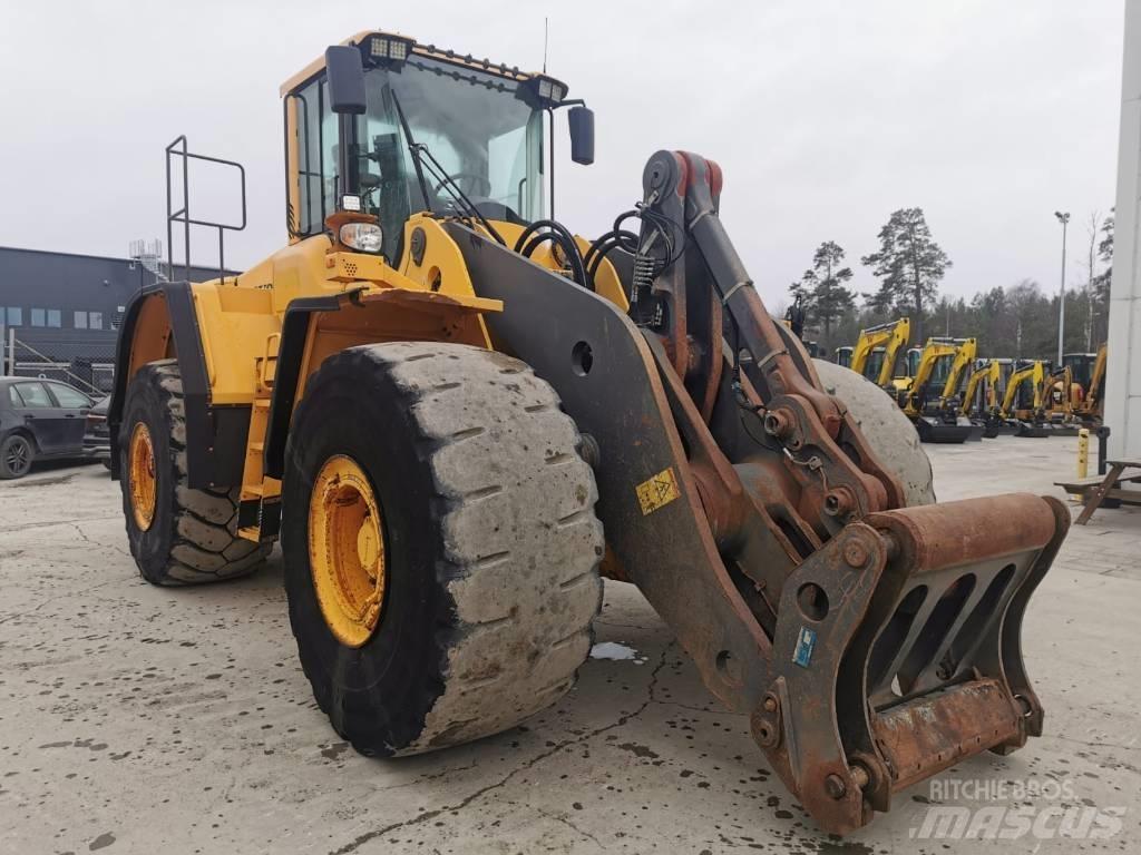 Volvo L220F Radlader