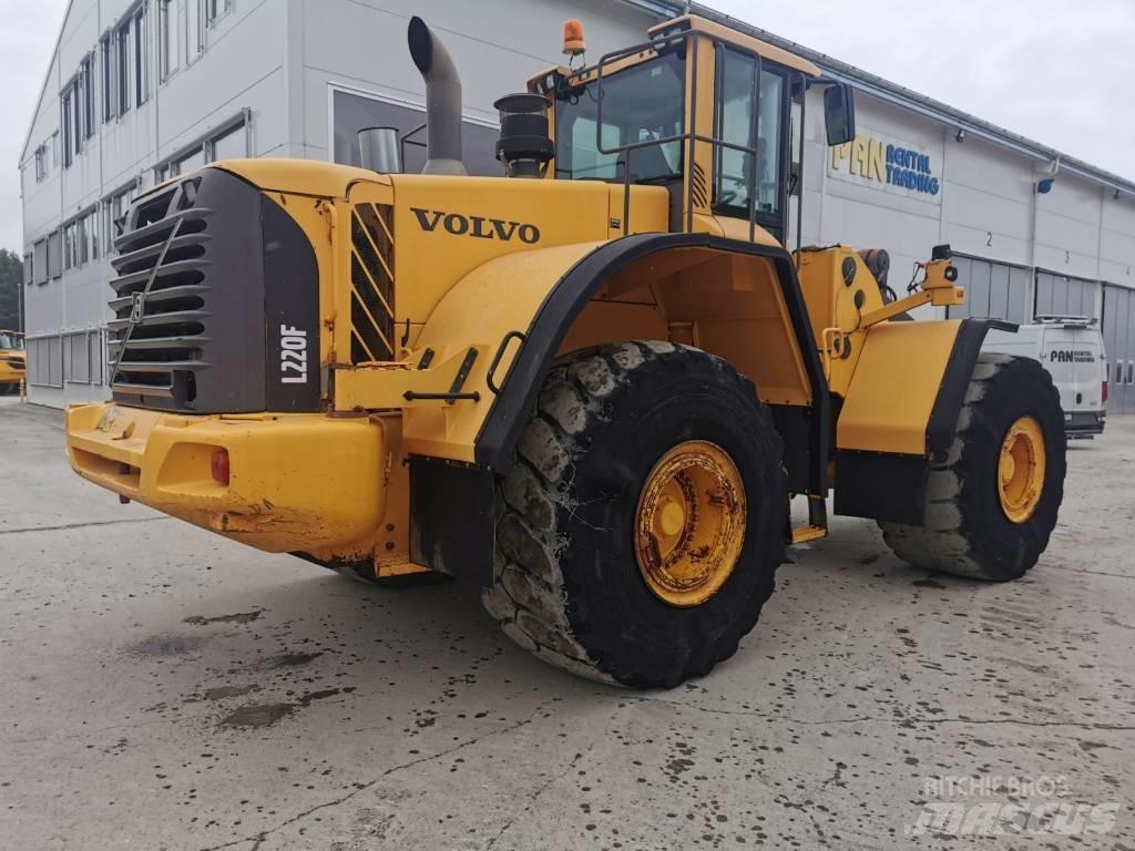 Volvo L220F Radlader