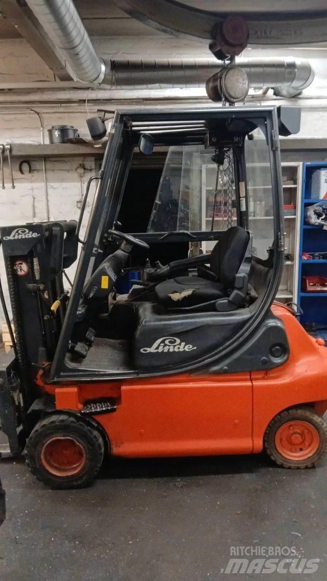 Linde E20P-02 Elektrostapler