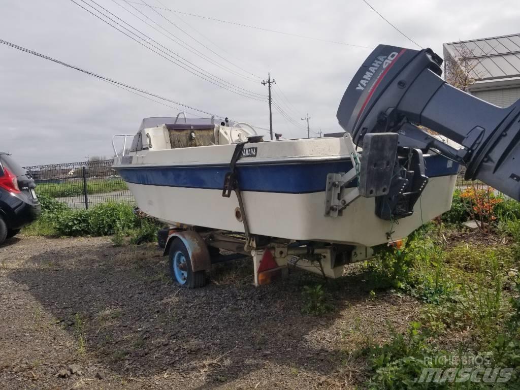 Yamaha 6H4-L Boote / Prahme