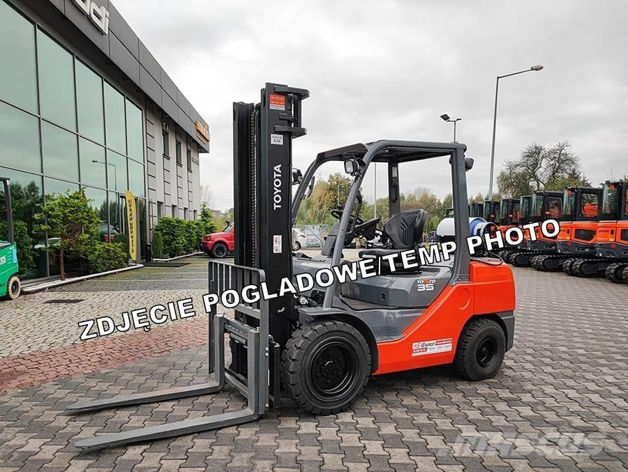 Toyota 02-8FGJF35 Gasstapler