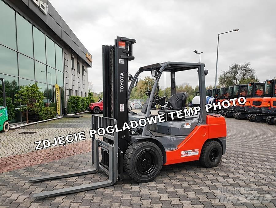 Toyota 02-8FGJF35 Gasstapler