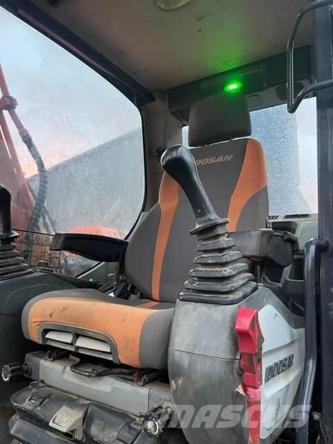 Doosan DX 140 LC-3 Raupenbagger