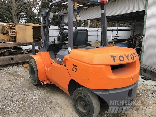 Toyota 7 FD 40 Dieselstapler