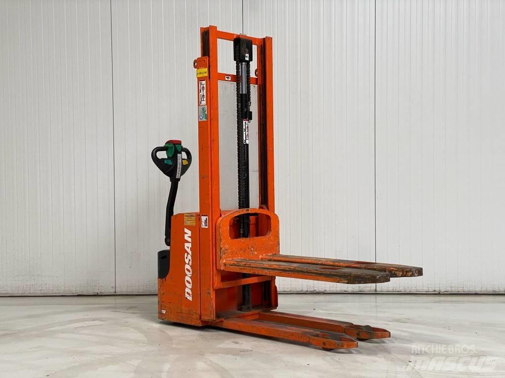 Doosan LEDS12.5C Deichselstapler