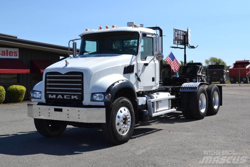Mack Granite GU 713 Sattelzugmaschinen