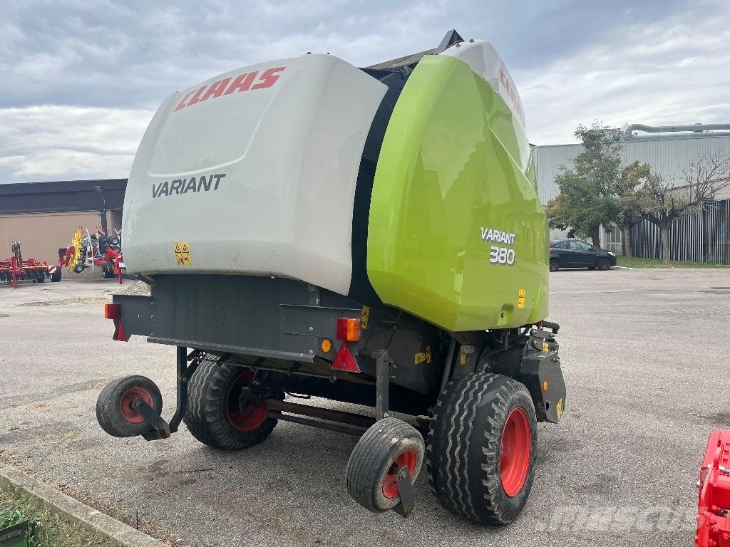 CLAAS Variant 380 Rundballenpressen