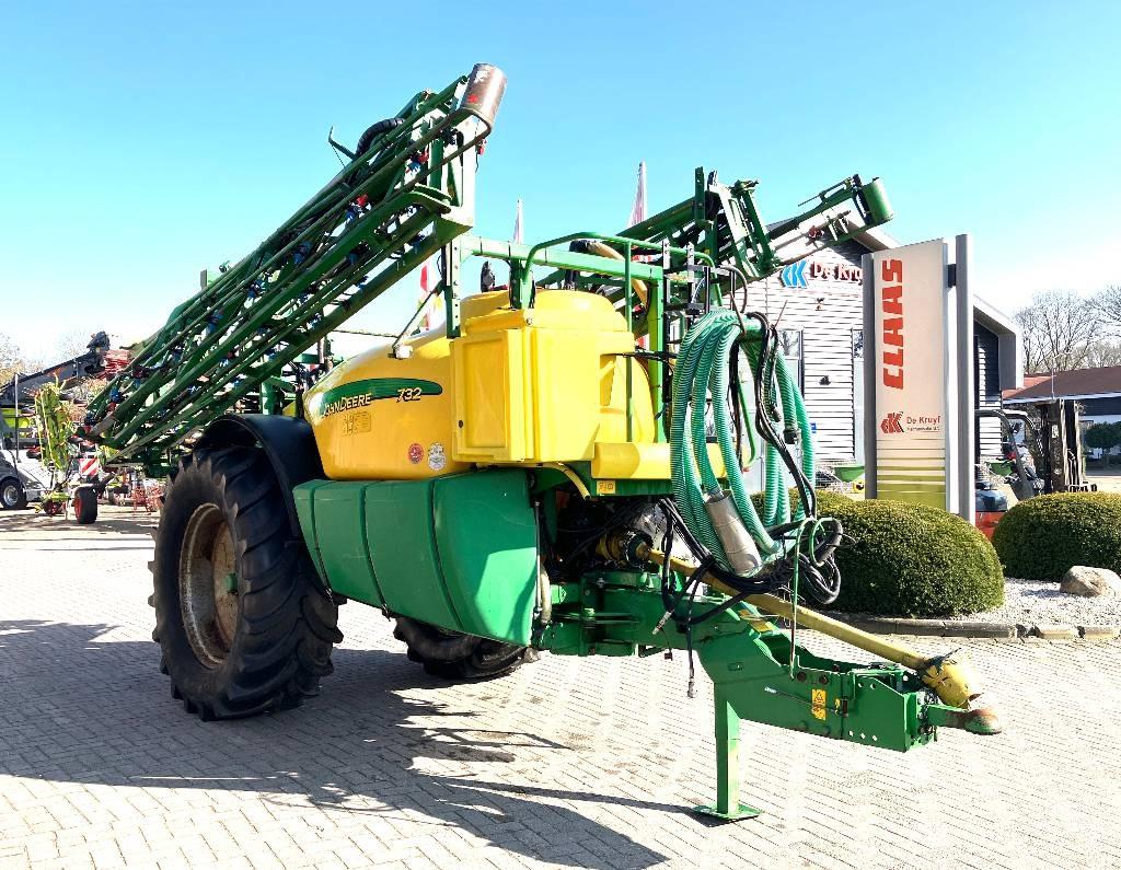 John Deere 732 Anhängespritzen