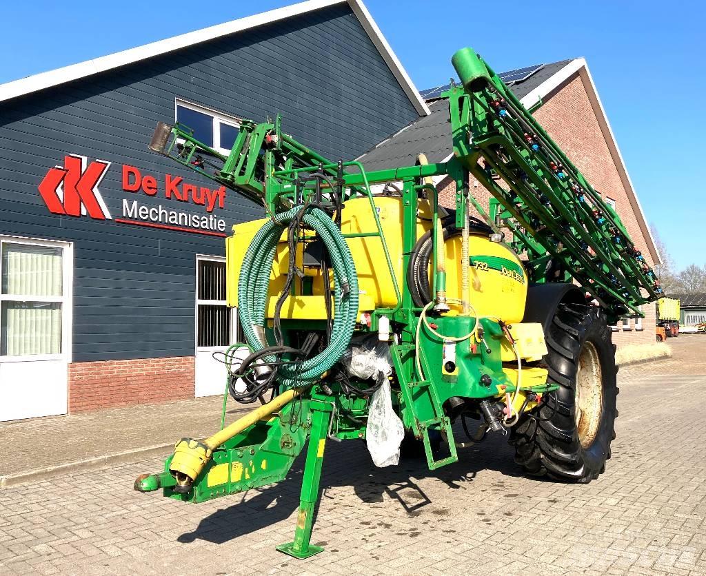 John Deere 732 Anhängespritzen