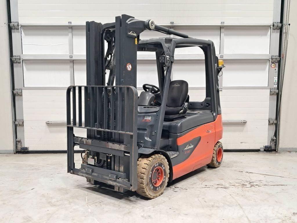 Linde E30L-01 Elektrostapler