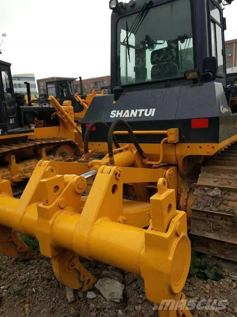 Shantui SD16 Bulldozer