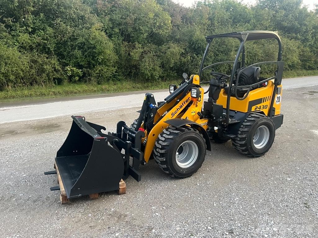 Schäffer 2430 Kompaktlader