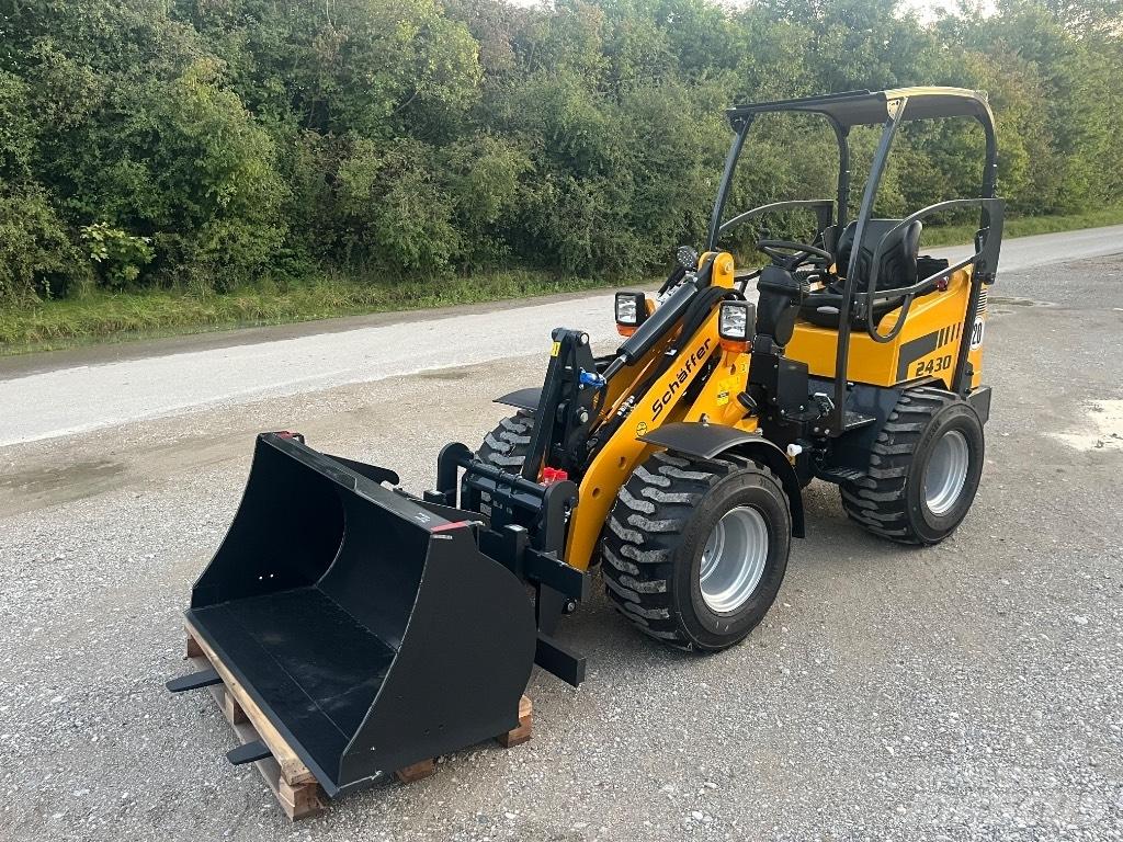 Schäffer 2430 Kompaktlader
