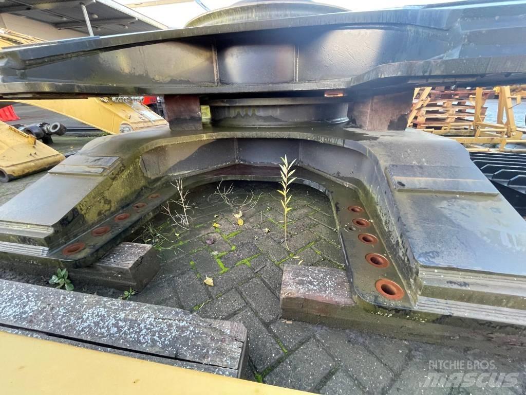 CAT 352 F Chassis