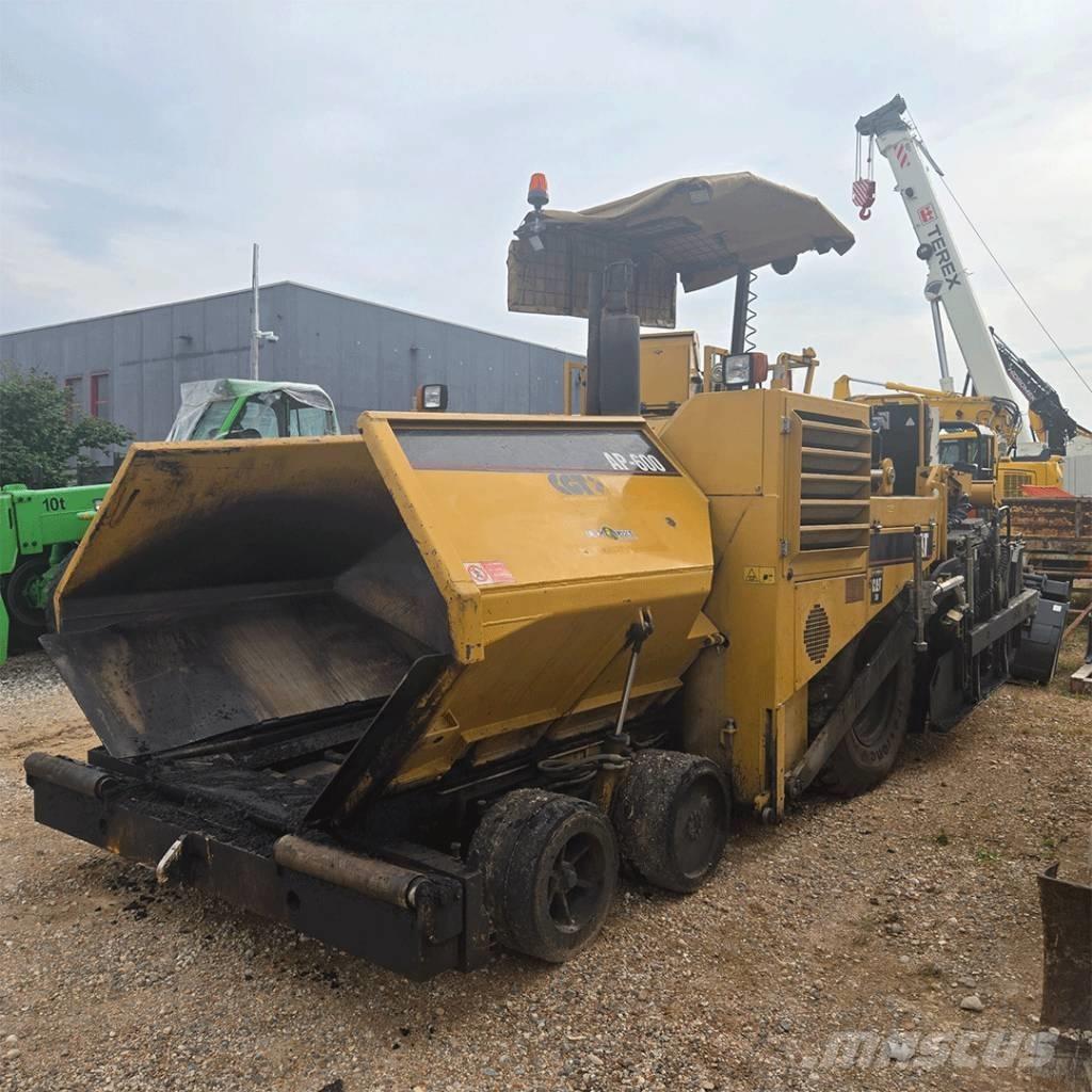CAT AP 600 Strassenfertiger