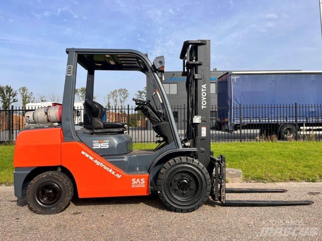 Toyota 02- 8FGJF35 Gasstapler