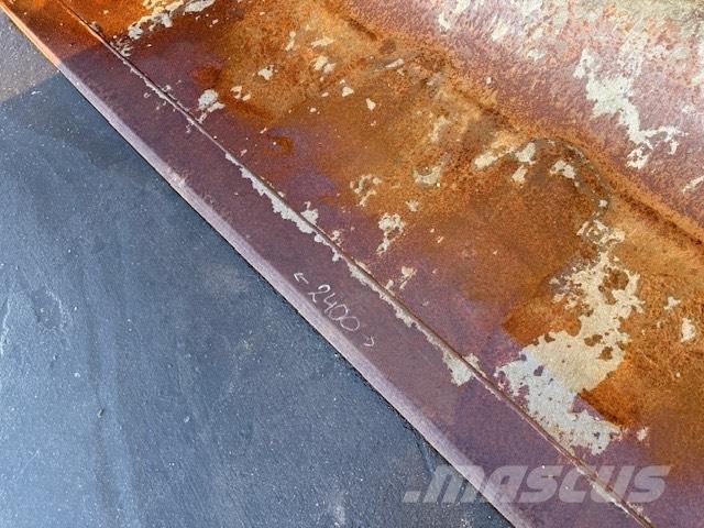 Manitou USED BUCKET Schaufeln